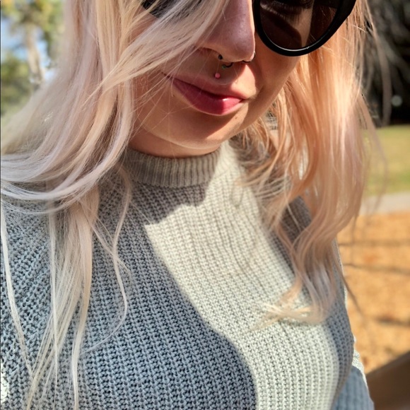 Forever21 sage green cropped sweater lace up crop - Picture 5 of 12